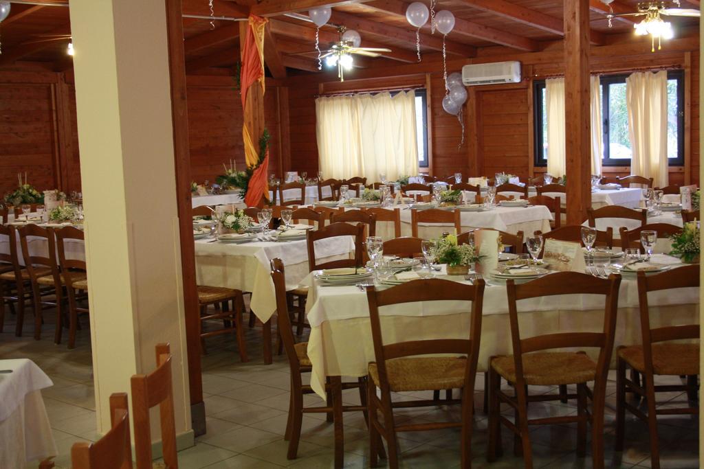 Hotel Mezzaluna Карлофорте Екстер'єр фото